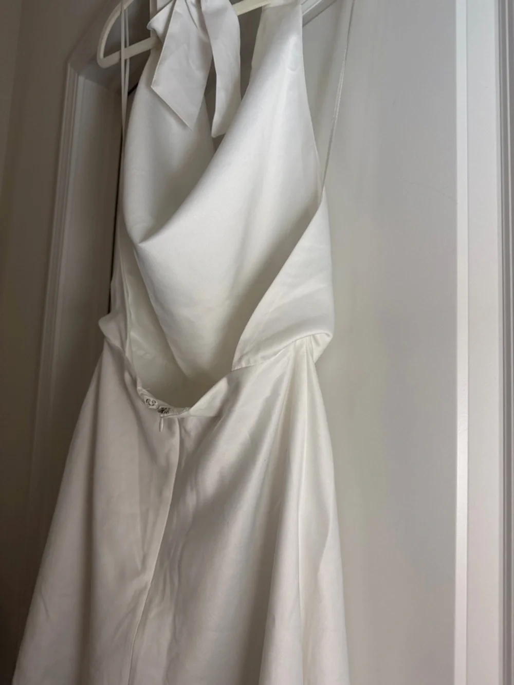 Abercrombie & Fitch White Satin Halter Mini Dress - Picture 3 of 4